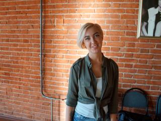 Picture of the sexy profile of Akio, for a very hot webcam live show !