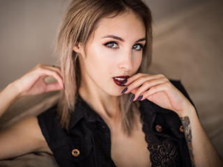 Picture of the sexy profile of AmyYammy, for a very hot webcam live show !