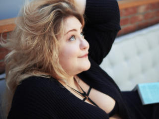 Velmi sexy fotografie sexy profilu modelky LushLey pro live show s webovou kamerou!