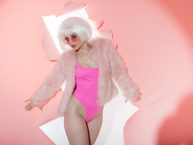 Photo de profil sexy du modèle WomanIsAngel, pour un live show webcam très hot !