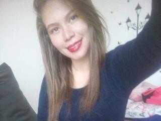 Hình ảnh đại diện sexy của người mẫu VeronicaXHot để phục vụ một show webcam trực tuyến vô cùng nóng bỏng!