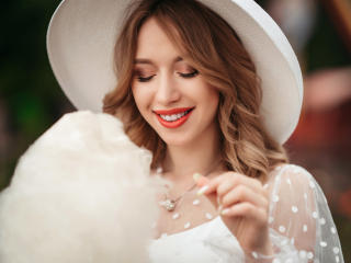 Fotografija seksi profila modela  AmorousIntrigue za izredno vroč webcam šov v živo!